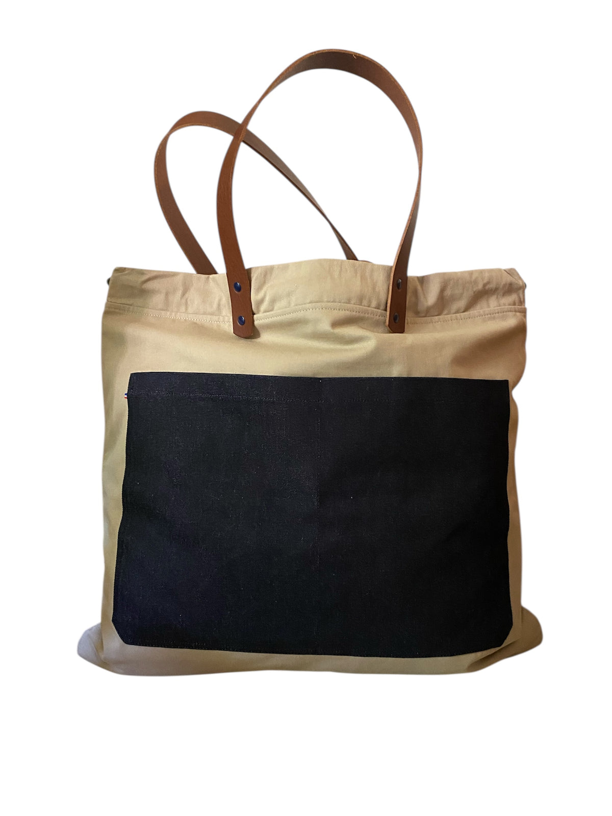 Sac cabas weekender peint à la main par Laurence de Konrad, anses en cuir – vue 4