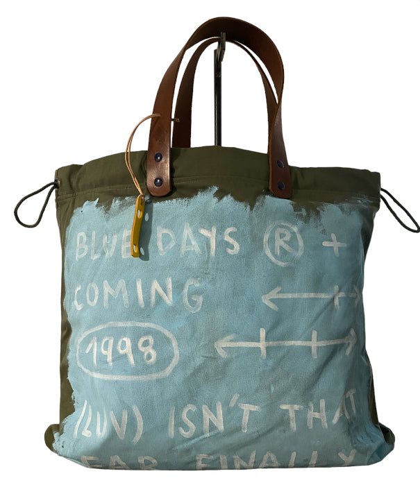 Sac cabas weekender peint à la main par Giordan Rubio « Blue Days N°52 » en toile kaki, anses en cuir – vue 3
