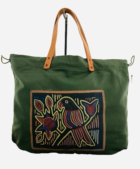 Sac cabas weekender sérigraphié « Los Angeles Melrose » en toile kaki, anses en cuir – en situation