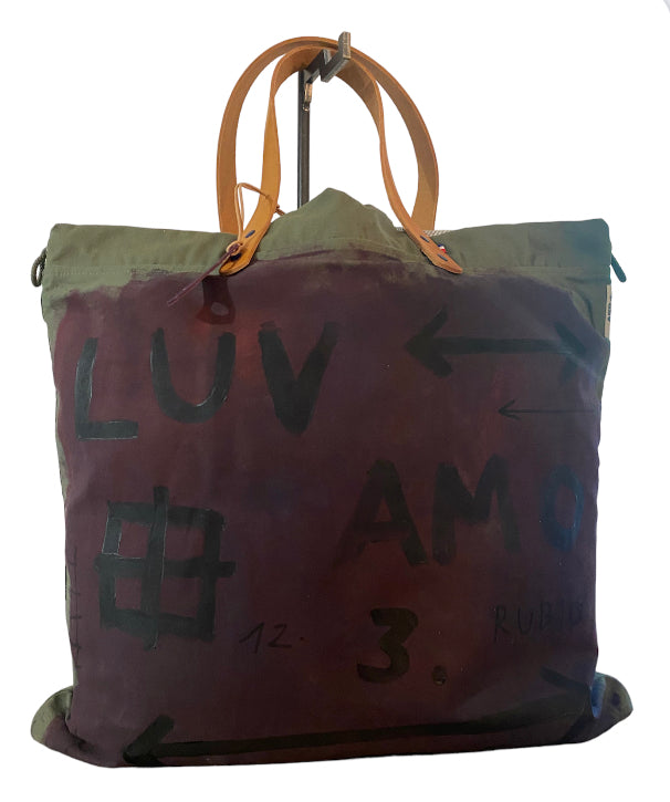 Sac cabas weekender peint à la main par Giordan Rubio « Amo N°29 » en toile kaki, anses en cuir – fait main à Aix-en-Provence